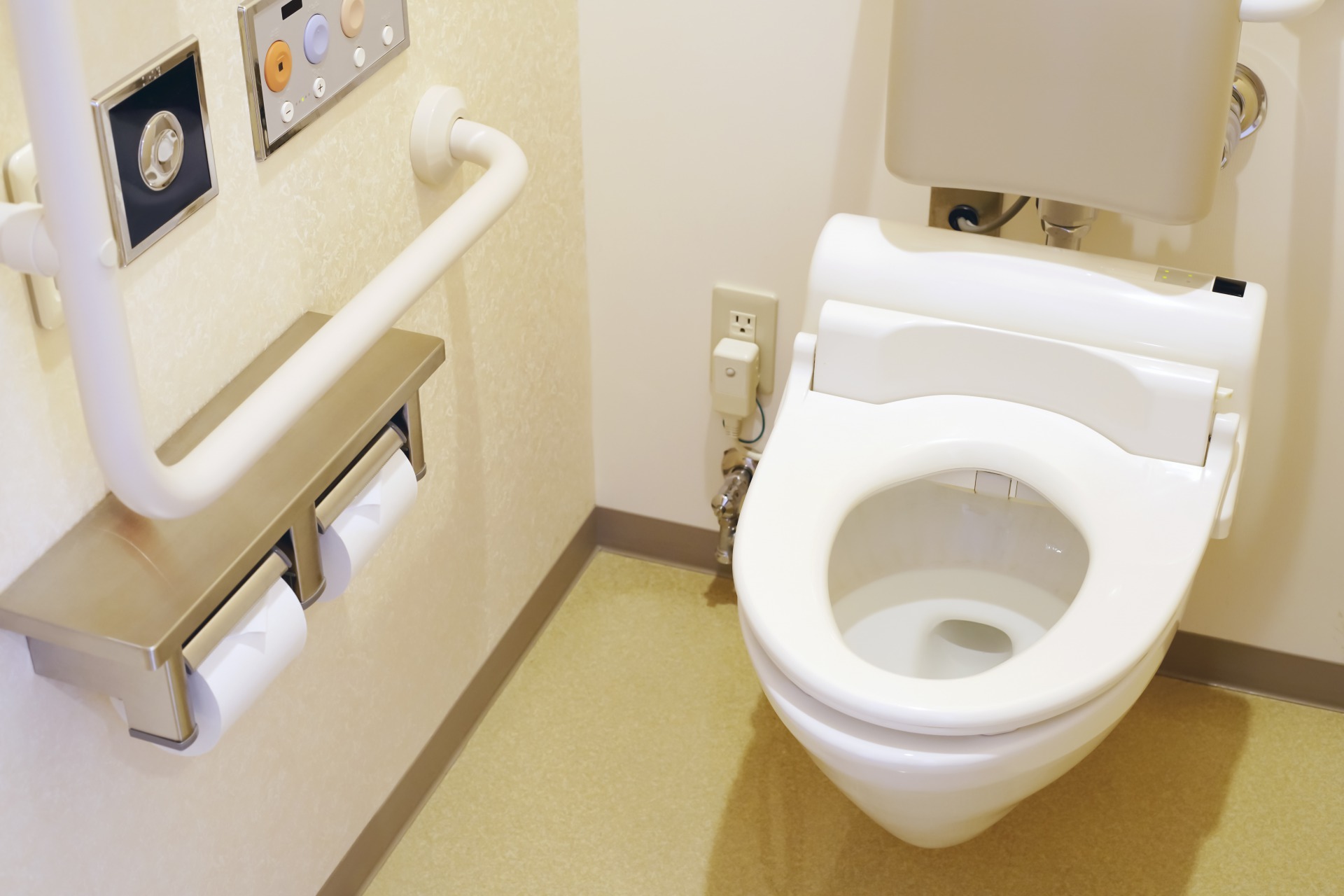 トイレが清潔 | 静岡のキャンプ場なら桂の森CAMPERSFIELD